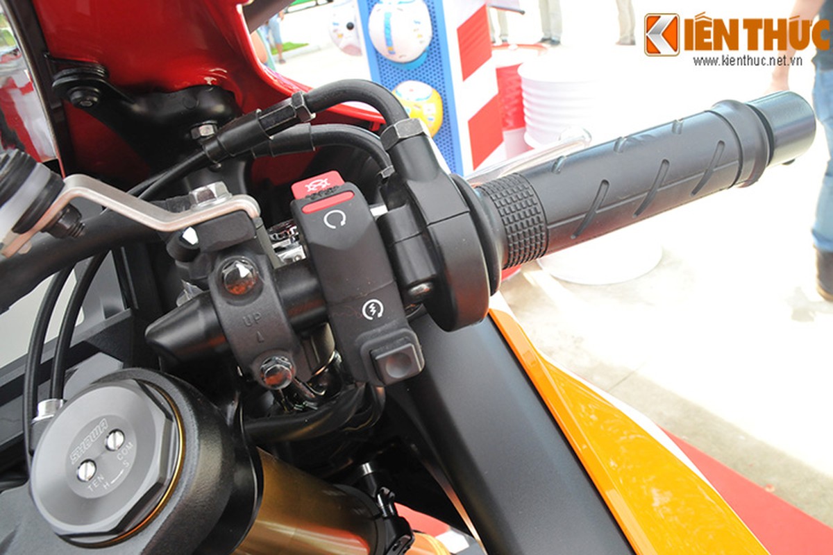 Sieu moto Honda CBR1000RR Repsol 2015 chinh hang tai VN-Hinh-4
